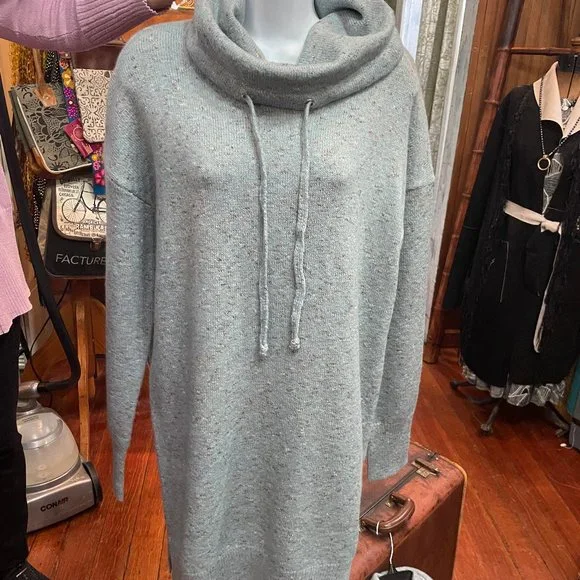 Hem & Thread - Picture 1 of 5